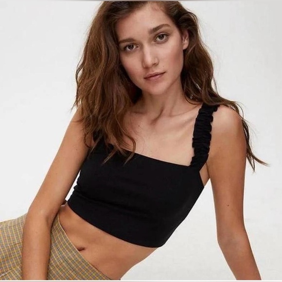 Aritzia Sunday Best Fire Cracker Black Ruffle-Shoulder Cropped Tank - Picture 2 of 12